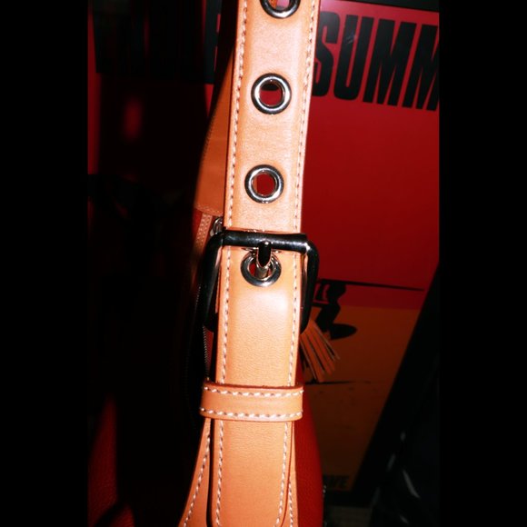 NEW DOONEY & BOURKE PEBBLE GRAIN PAIGE SAC IN RED - Picture 10 of 10